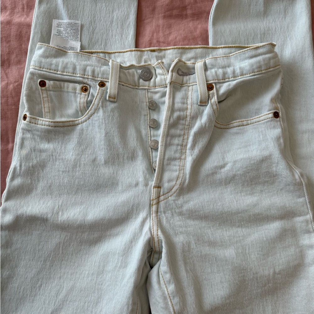Levi’s light blue 501 w24/l28
